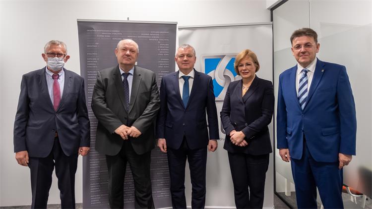 Slika /slike/press/6.12.2021.zajednička fotografija.jpg